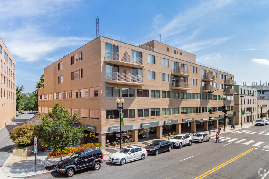 2201 Wisconsin Ave NW, Washington, DC for lease - Building Photo - Image 1 of 5