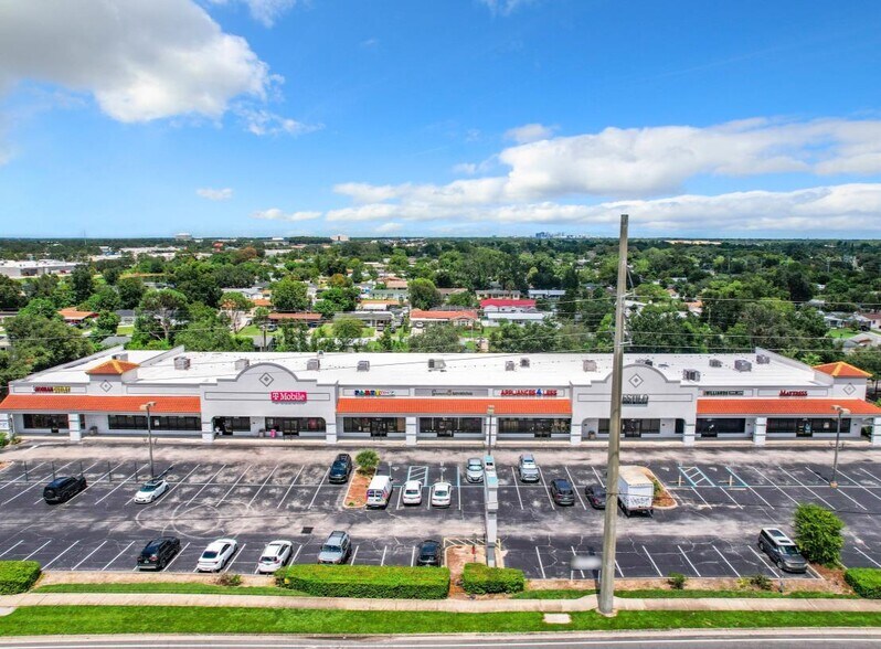 1233 W Sand Lake Rd, Orlando, FL à louer - Photo du bâtiment - Image 3 de 5