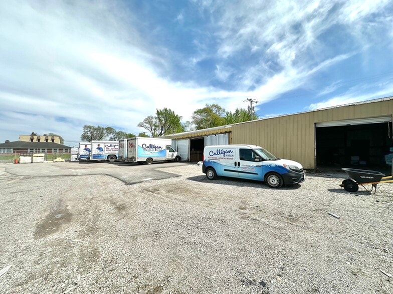 2215 W Lincoln Hwy, Merrillville, IN à louer - Photo du bâtiment - Image 2 de 12