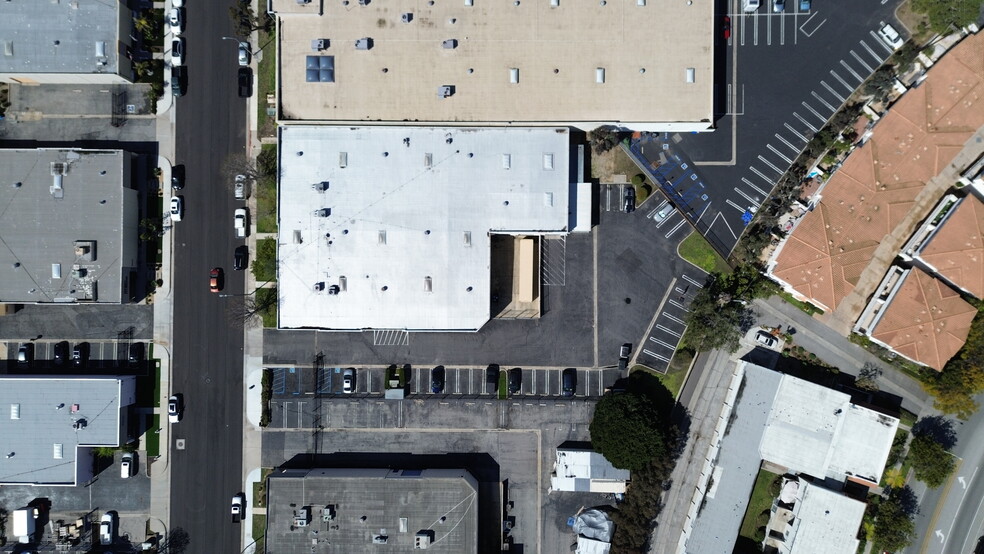 3203-3209 Kashiwa St, Torrance, CA for lease - Building Photo - Image 2 of 5