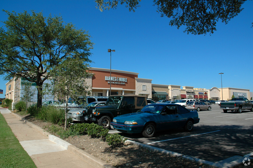 5000 S Hulen St, Fort Worth, TX à vendre - Photo du bâtiment - Image 1 de 1