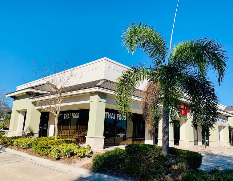 5501-5555 Roosevelt Blvd, Clearwater, FL for lease - Building Photo - Image 2 of 10