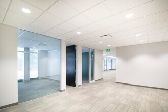 10100 W Innovation Dr, Wauwatosa, WI à louer Photo intérieure- Image 2 de 12