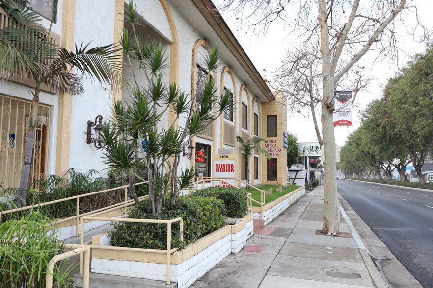 1108 W 17th St, Santa Ana, CA à louer - Photo du bâtiment - Image 2 de 10