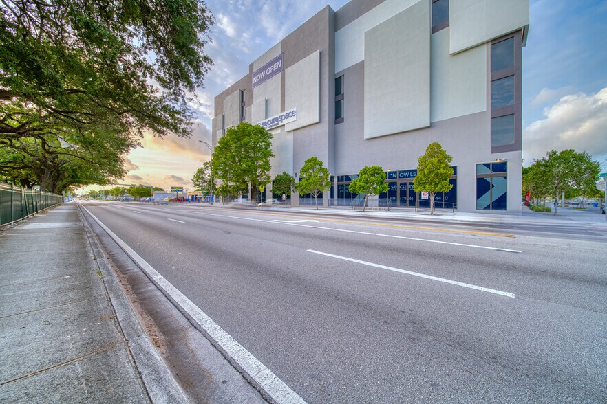 5402 W Flagler St, Coral Gables, FL à louer - Photo du bâtiment - Image 2 de 29