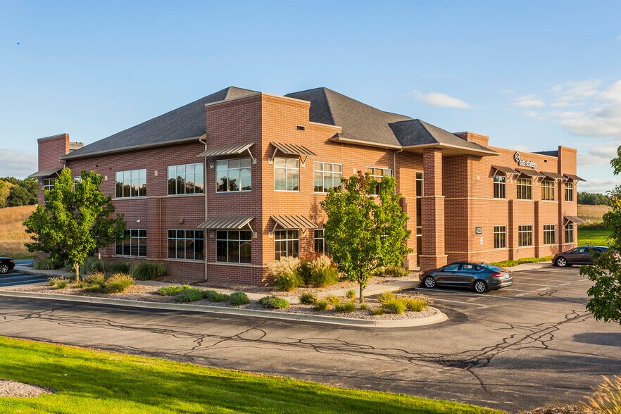 4020 E Beltline Ave NE, Grand Rapids, MI à vendre - Photo du bâtiment - Image 1 de 4