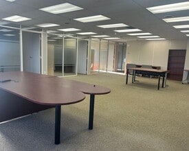 1112 40th Ave NE, Calgary, AB à louer Photo intérieure- Image 2 de 3