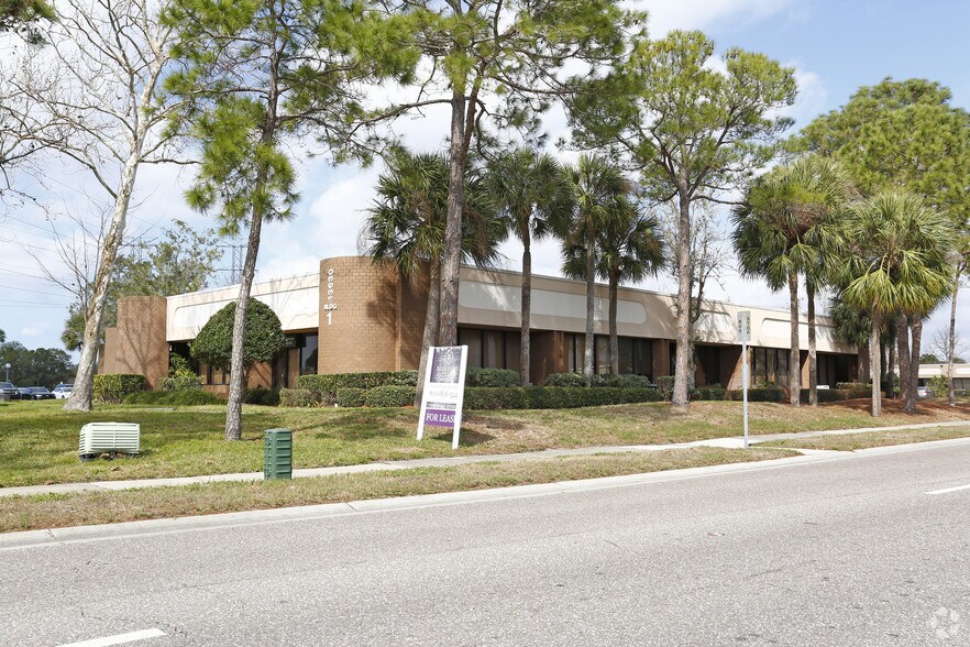 13630 N 58th St, Clearwater, FL à louer - Photo du bâtiment - Image 2 de 14