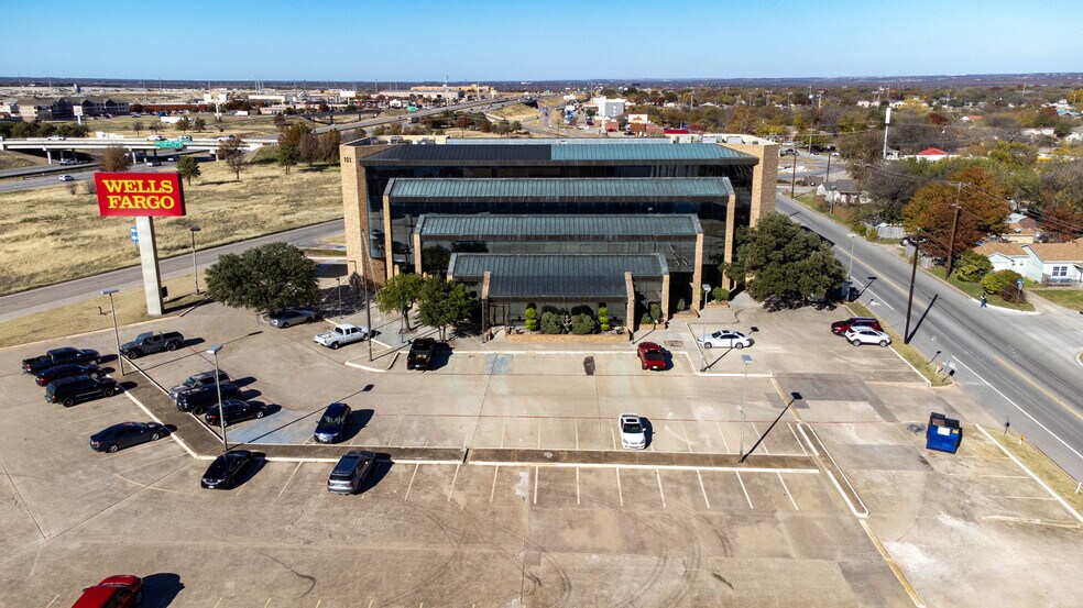 101 S Jim Wright Fwy, White Settlement, TX à louer - Photo du bâtiment - Image 3 de 14