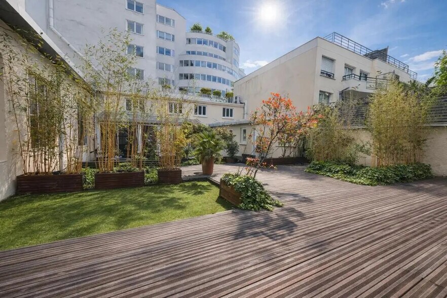 Office in Boulogne-Billancourt for sale - Building Photo - Image 1 of 6