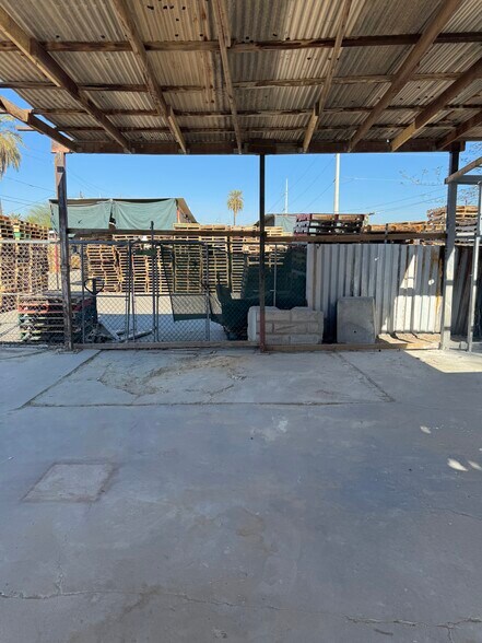 6622-6626 N 58th Dr, Glendale, AZ à vendre - Photo du bâtiment - Image 2 de 5