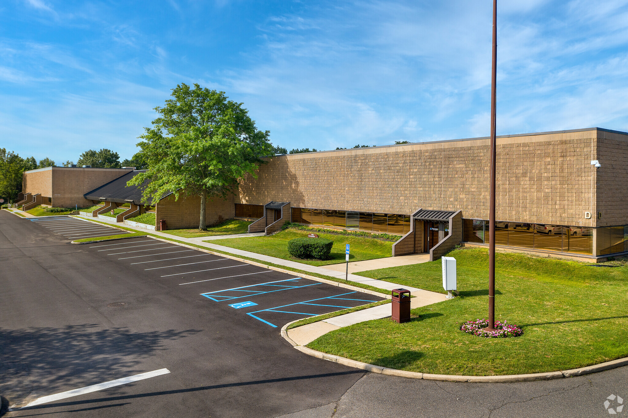 1 Industrial Way W, Eatontown, NJ à vendre Photo principale- Image 1 de 1