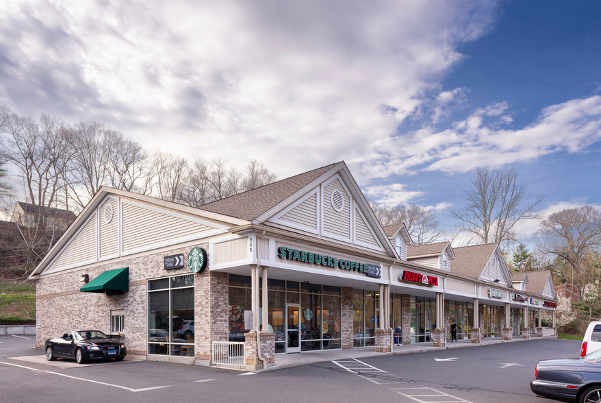 525 Main St, Monroe, CT for lease - Primary Photo - Image 2 of 9