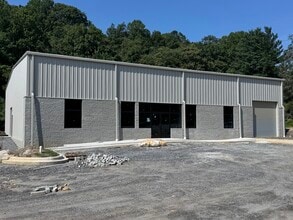 841 Charlotte Hwy, Fairview, NC for lease Interior Photo- Image 2 of 7
