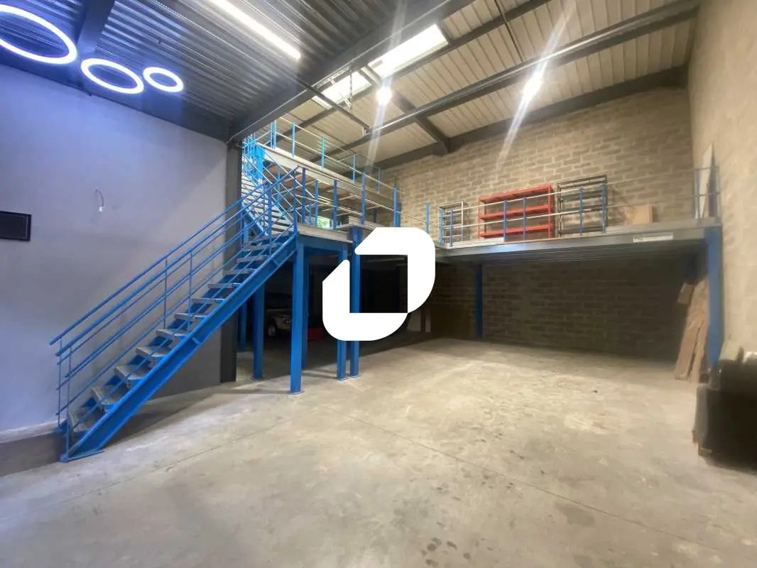 Flex in SAINT-OUEN-L'AUMONE for lease Interior Photo- Image 1 of 13