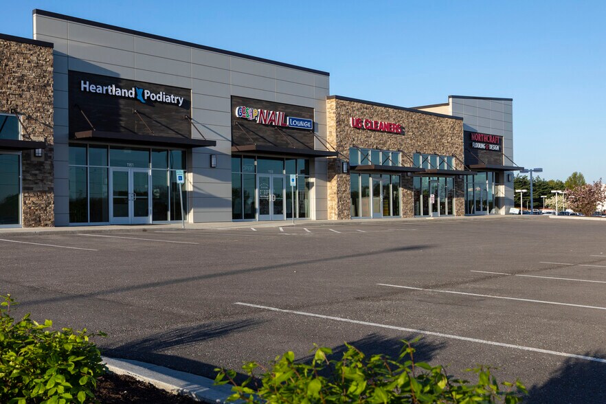 1151 Oldham Pky, Lee's Summit, MO à louer - Photo du bâtiment - Image 2 de 8