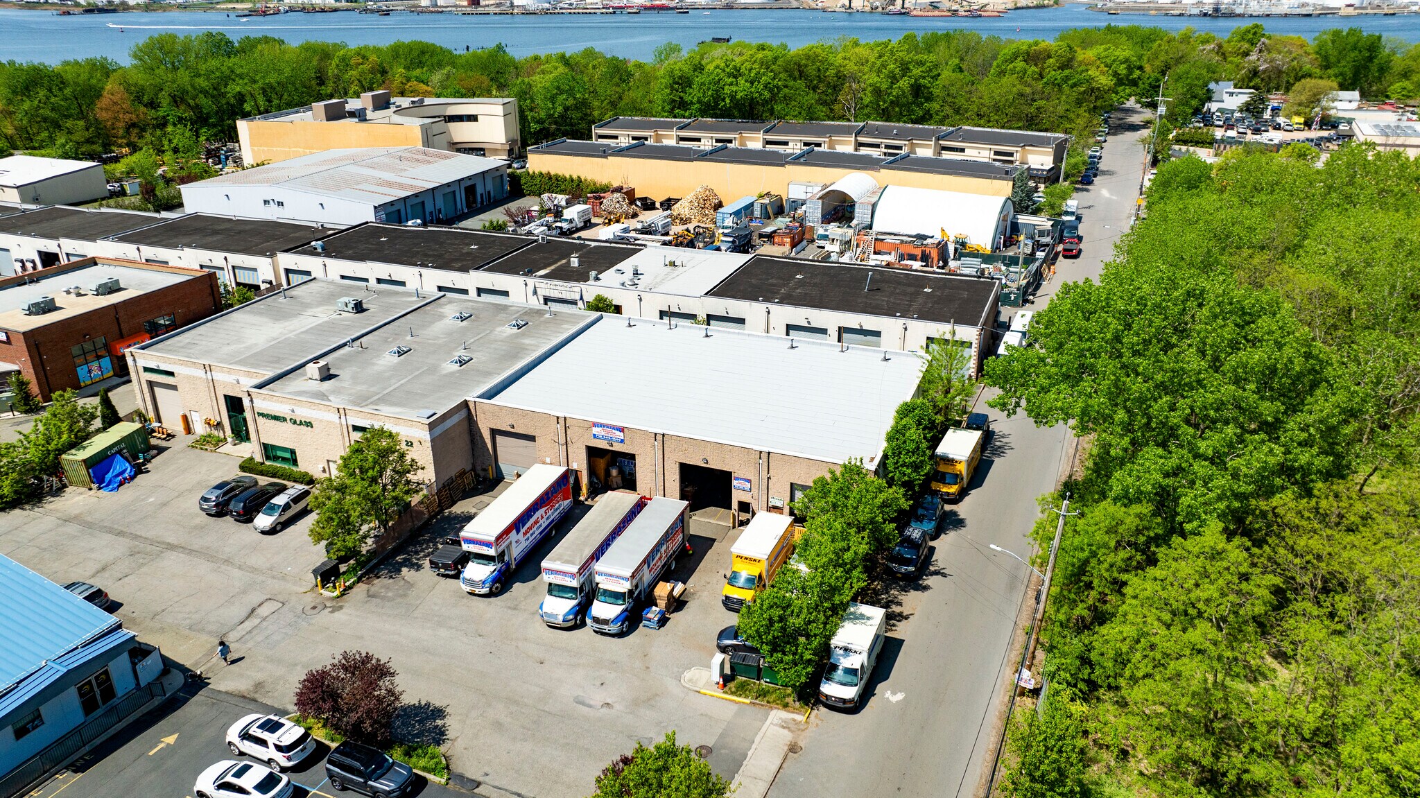 16 Brienna Ct, Staten Island, NY à vendre Photo du bâtiment- Image 1 de 1