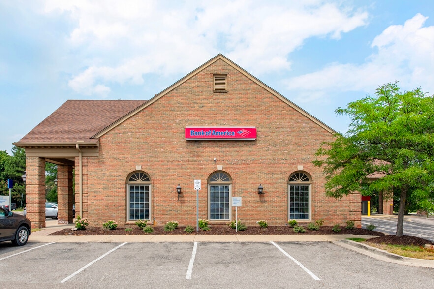 395 Briarwood Cir, Ann Arbor, MI for sale - Building Photo - Image 3 of 4