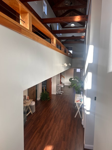 1049 Main St, West Barnstable, MA à louer - Photo intérieure - Image 2 de 5