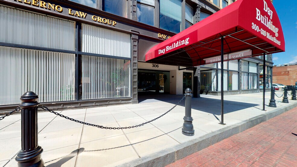 300-310 Main St, Worcester, MA à louer - Photo du bâtiment - Image 3 de 10