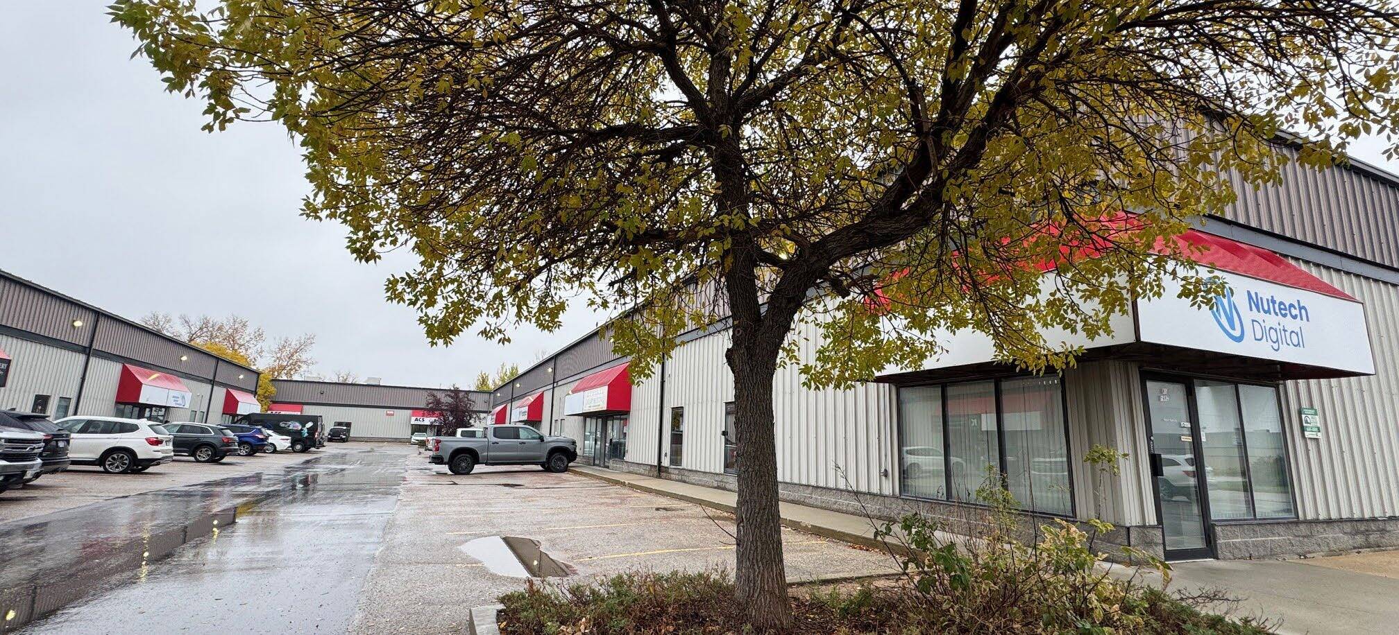 1680-1692 Dublin Av, Winnipeg, MB for lease Primary Photo- Image 1 of 2