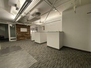 5757 W Century Blvd, Los Angeles, CA à louer Photo intérieure- Image 2 de 7