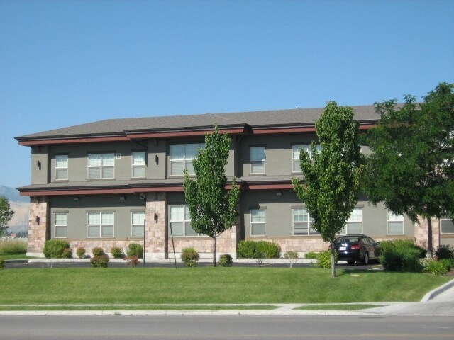 7478 S Campus View Dr, West Jordan, UT à louer - Photo du bâtiment - Image 2 de 12