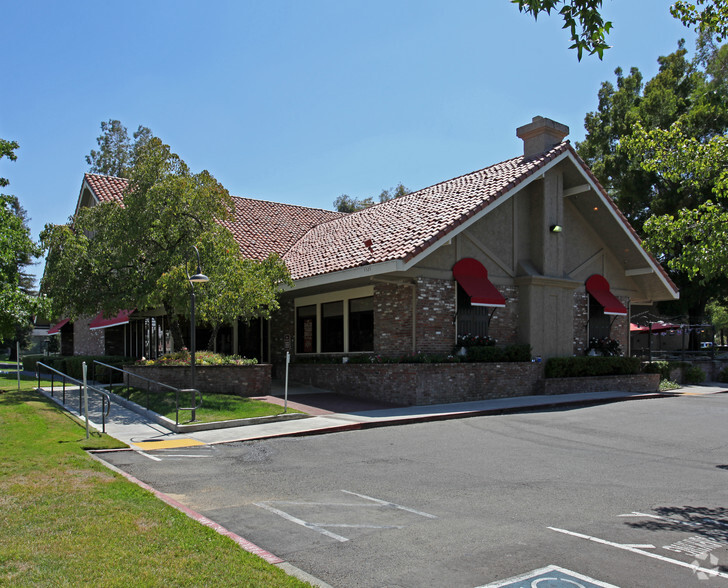 5525 Sunrise Blvd, Citrus Heights, CA for sale - Building Photo - Image 2 of 5