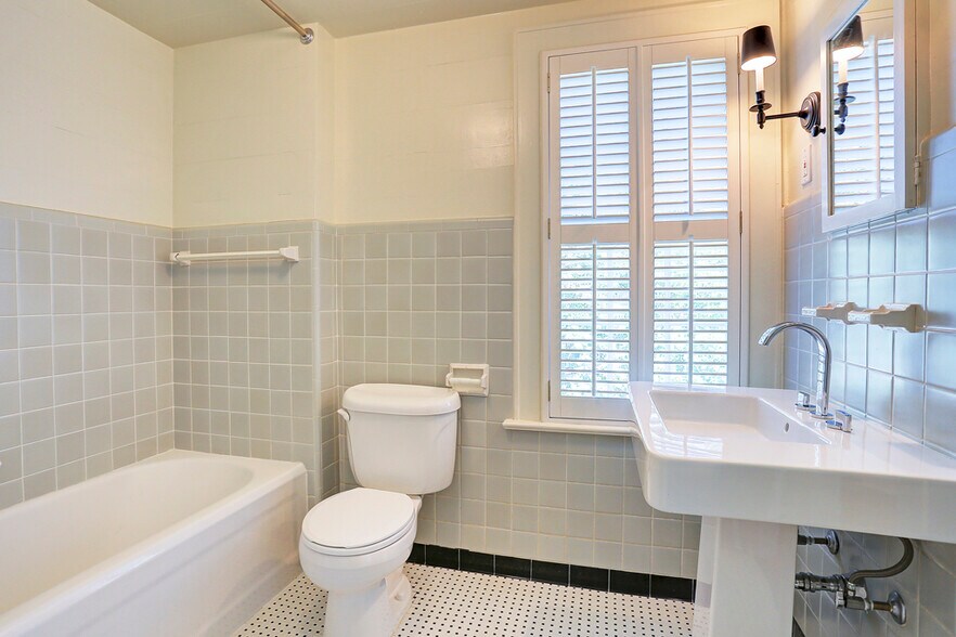 1105 Milford St, Houston, TX à louer - Photo intérieure - Image 2 de 14