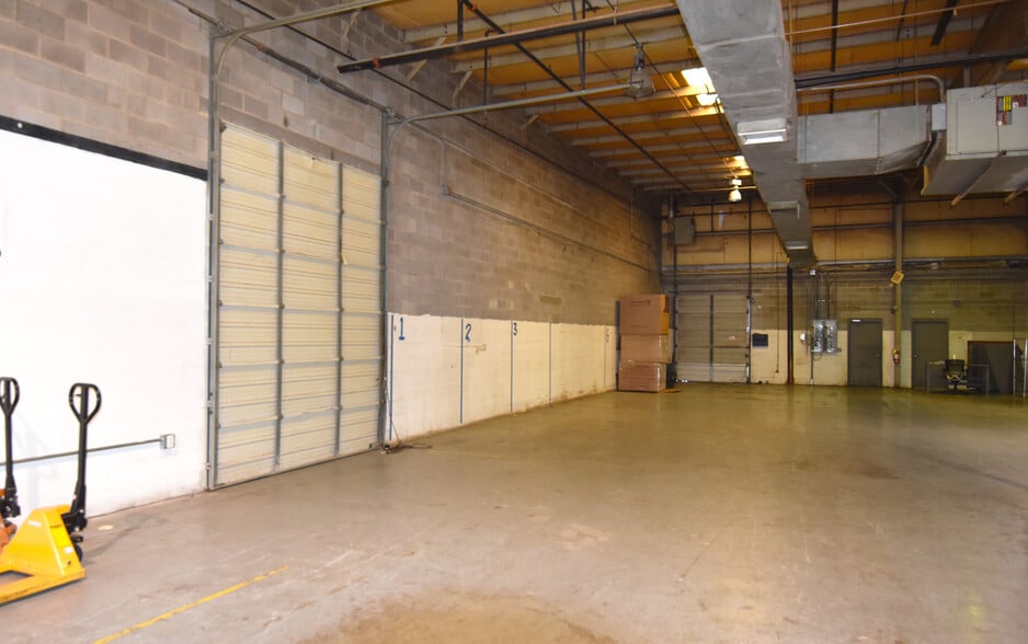 2601-2623 Cruzen St, Nashville, TN for lease - Building Photo - Image 3 of 8