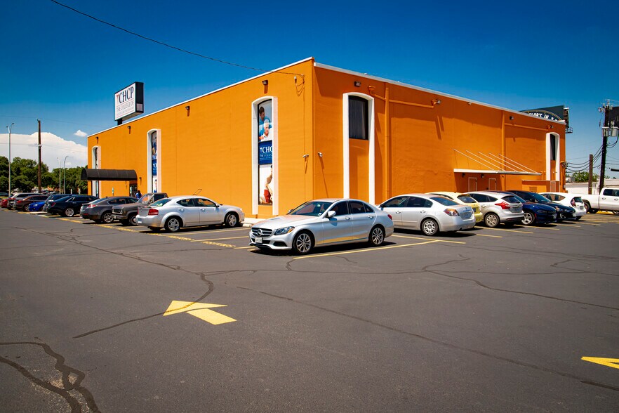 4738 NW Loop 410, San Antonio, TX à louer - Photo du bâtiment - Image 3 de 14