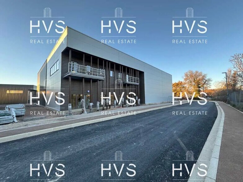 Flex in Venelles for lease - Building Photo - Image 2 of 11