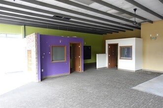 1810-1816 Plover Rd, Plover, WI à louer Photo intérieure- Image 1 de 2