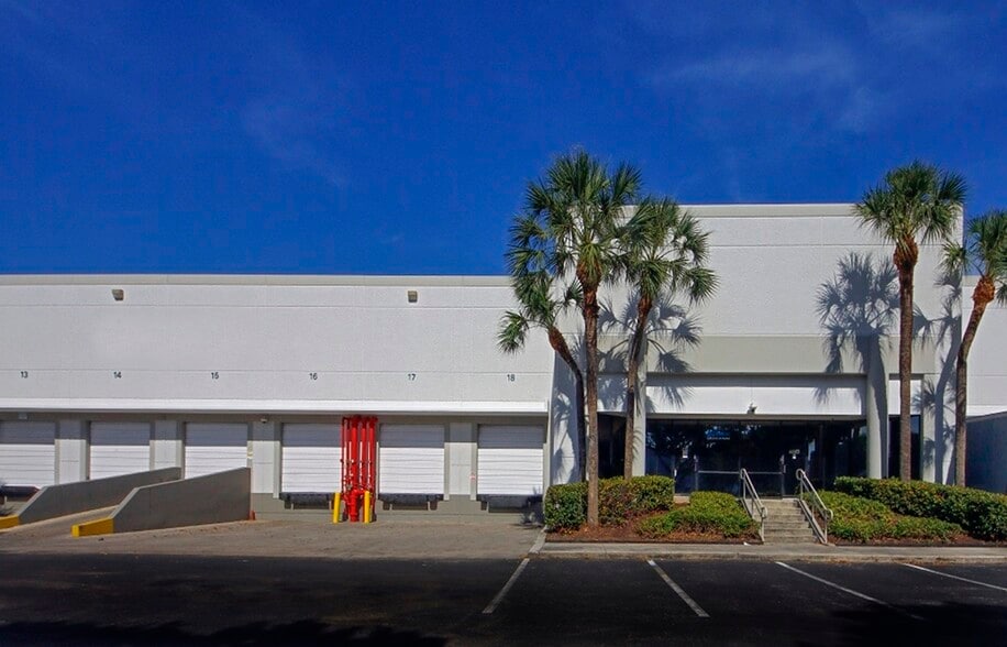 1501 W Copans Rd, Pompano Beach, FL for lease - Interior Photo - Image 2 of 7