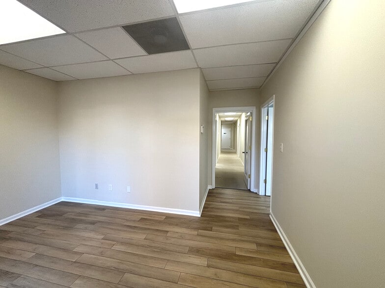 3640 Westgate Center Cir, Winston-Salem, NC for lease - Interior Photo - Image 3 of 9