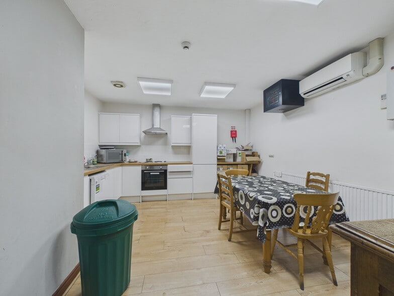 47-61 Corporation Rd, Birkenhead for sale - Interior Photo - Image 3 of 11