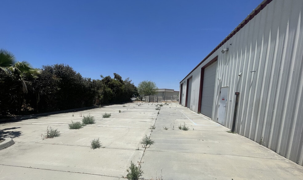 590 S Grand Ave, San Jacinto, CA à vendre - Photo du bâtiment - Image 2 de 17