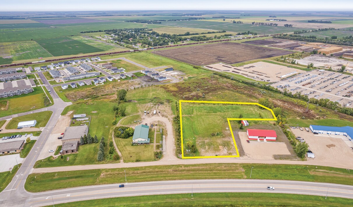 1712 17th Ave N, Wahpeton, ND à vendre Photo du bâtiment- Image 1 de 2