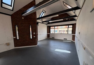 1 Park Rd S, Havant for lease Interior Photo- Image 2 of 3