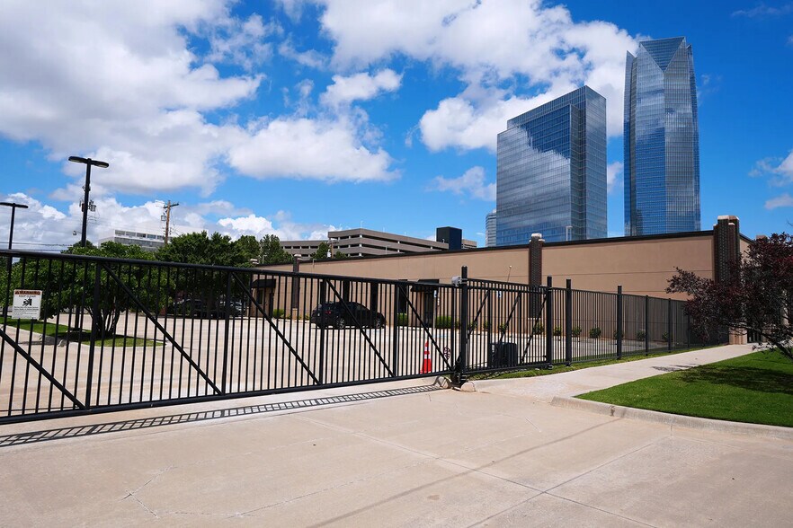 17 S Dewey Ave, Oklahoma City, OK à louer - Photo du bâtiment - Image 3 de 15
