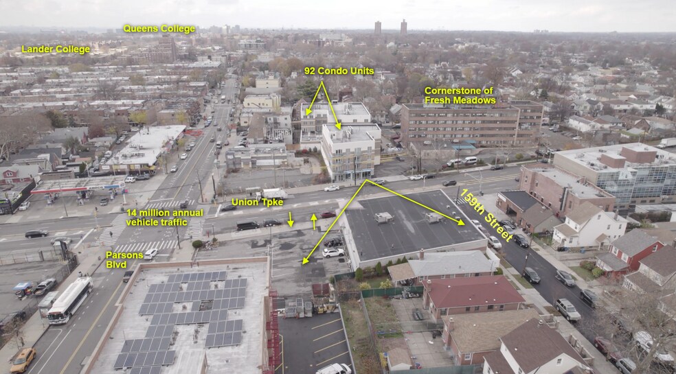 15802 Union Tpke, Flushing, NY à louer - Photo du bâtiment - Image 3 de 28