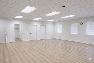 8923 Broadway, Merrillville, IN à louer Photo intérieure- Image 2 de 12