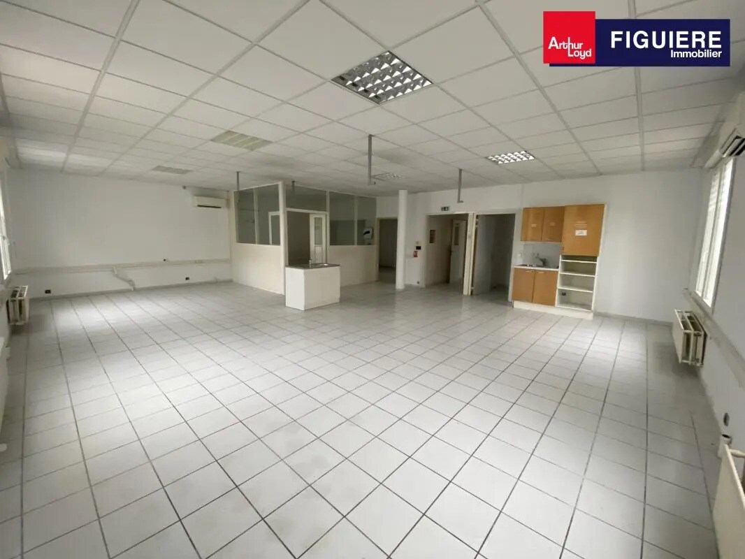 Office in Salon-de-Provence for sale Building Photo- Image 1 of 23