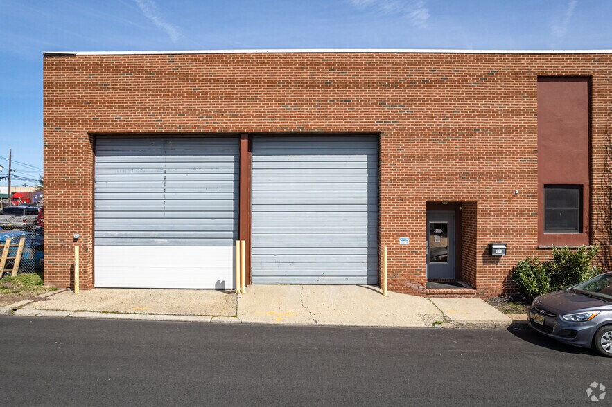 230 Marion Ave, Linden, NJ à vendre - Photo du bâtiment - Image 3 de 19