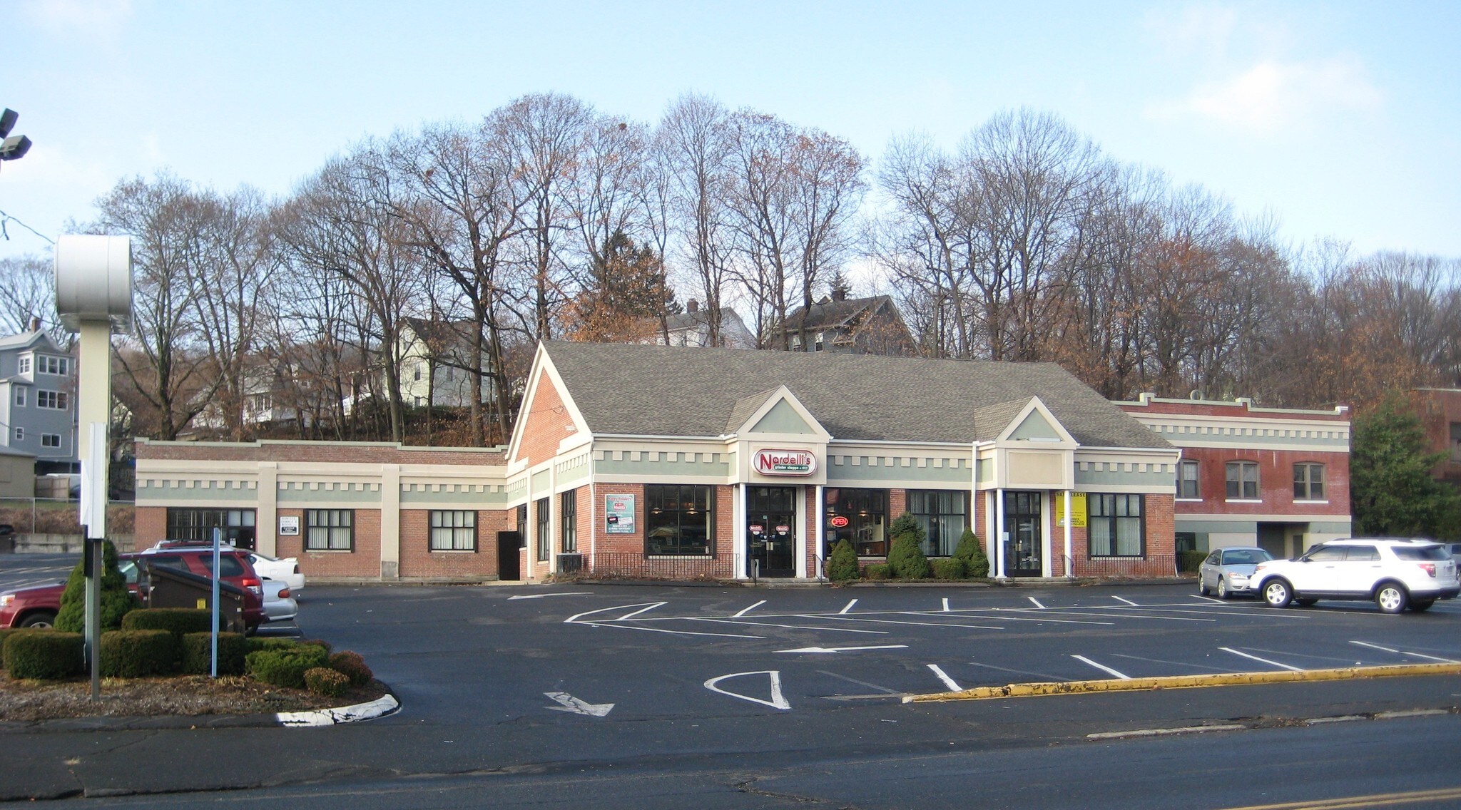 515 Watertown Ave, Waterbury, CT à louer Photo principale- Image 1 de 3