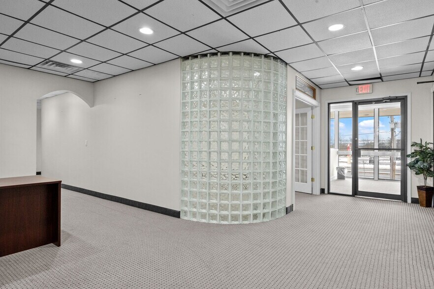 1410 Hooper Ave, Toms River, NJ à louer - Photo du bâtiment - Image 2 de 24