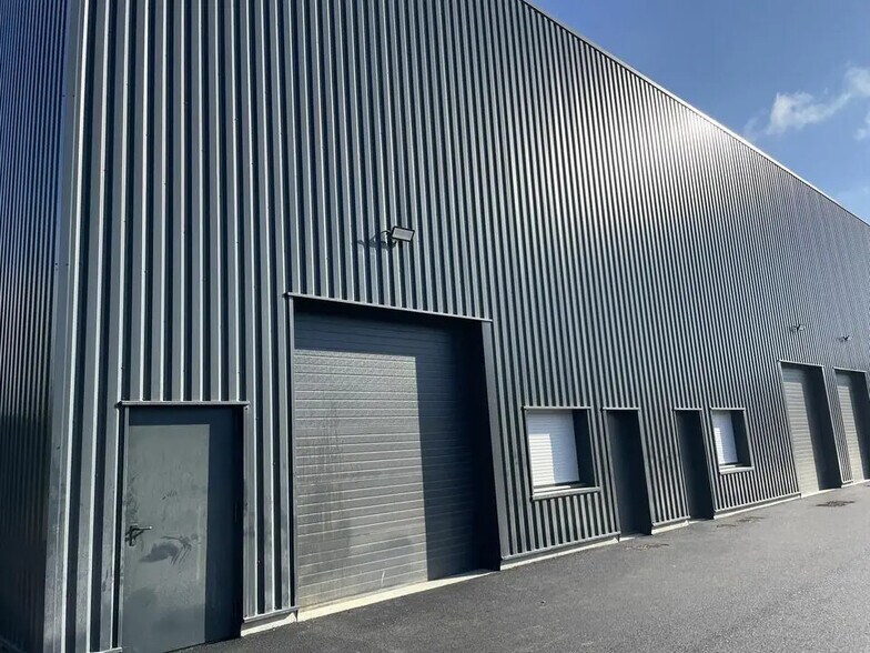Industrial in Thorigné-Fouillard for lease - Building Photo - Image 2 of 18