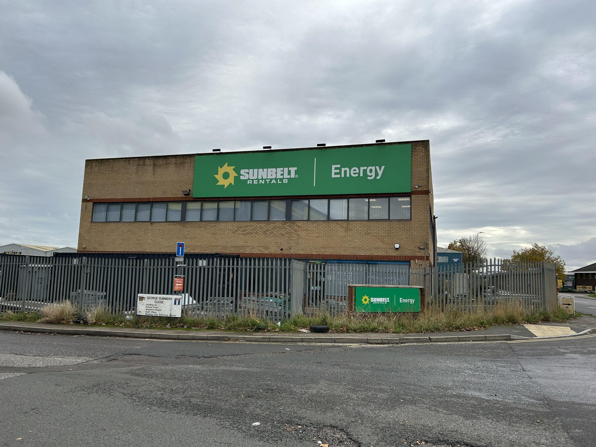 George Summers Clos, Rochester for lease Building Photo- Image 1 of 15