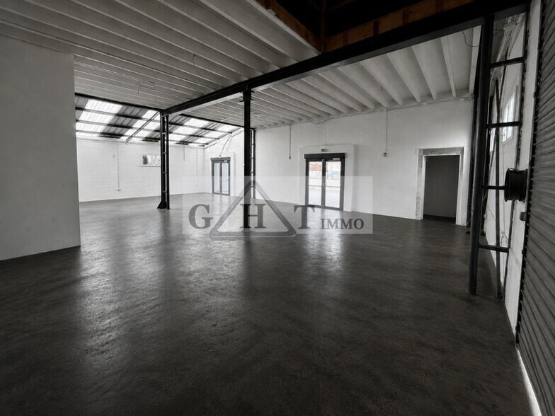 Industrial in Fontenay-Trésigny for lease - Interior Photo - Image 3 of 4