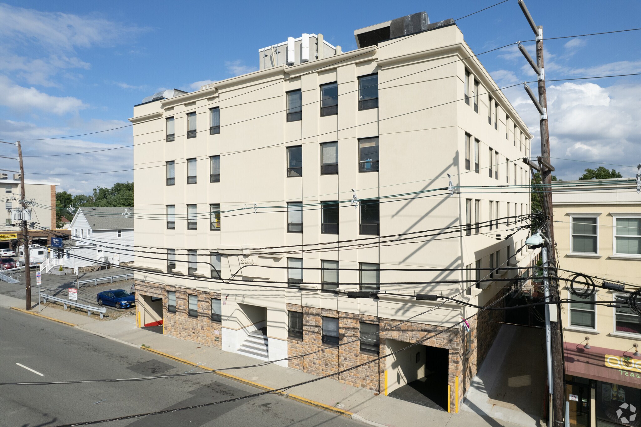 2460 Lemoine Ave, Fort Lee, NJ à louer Photo du bâtiment- Image 1 de 5